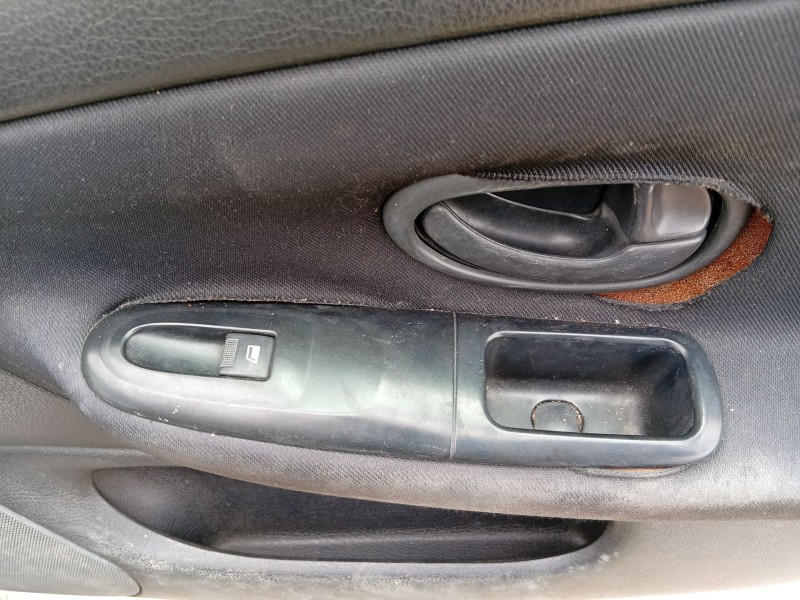 peugeot 406 (8b) del año 2000