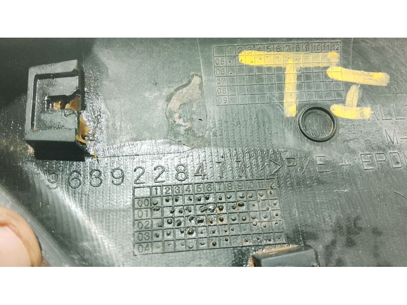 Recambio de moldura para peugeot partner monospace (5_, g_) 1.6 hdi 75 referencia OEM IAM   