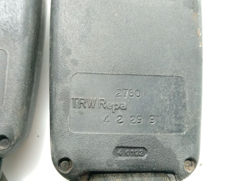 Recambio de anclaje cinturon trasero izquierdo para peugeot 205 furgoneta/hatchback 1.8 d referencia OEM IAM   