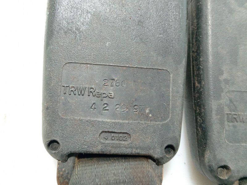 Recambio de anclaje cinturon trasero izquierdo para peugeot 205 furgoneta/hatchback 1.8 d referencia OEM IAM   