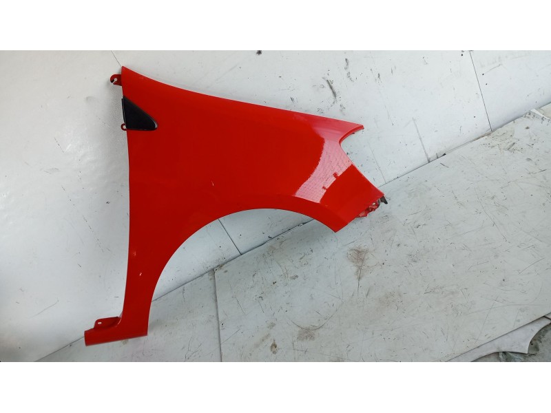 Recambio de aleta delantera derecha para renault clio iii referencia OEM IAM 631003362R  