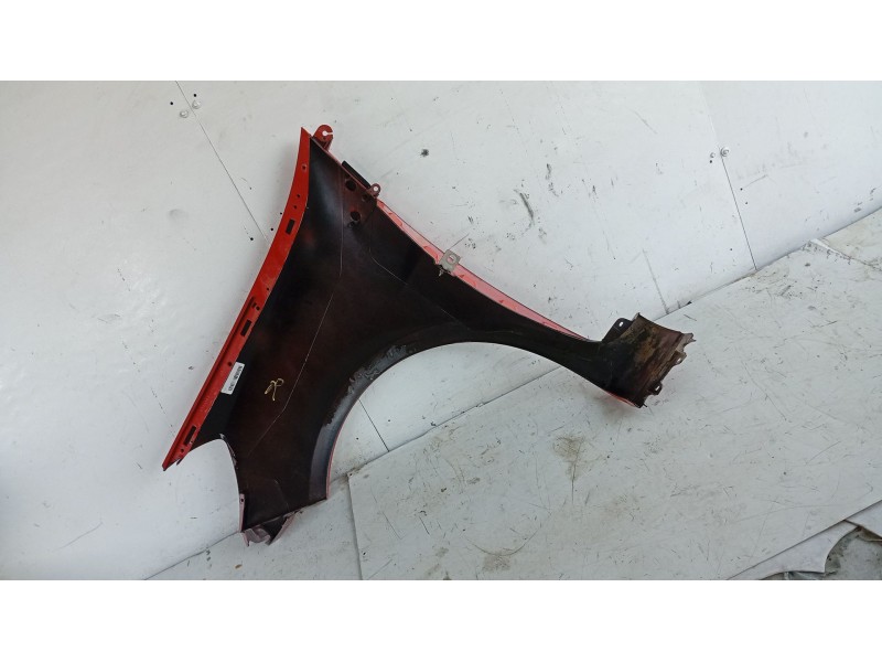 Recambio de aleta delantera derecha para renault clio iii referencia OEM IAM 631003362R  