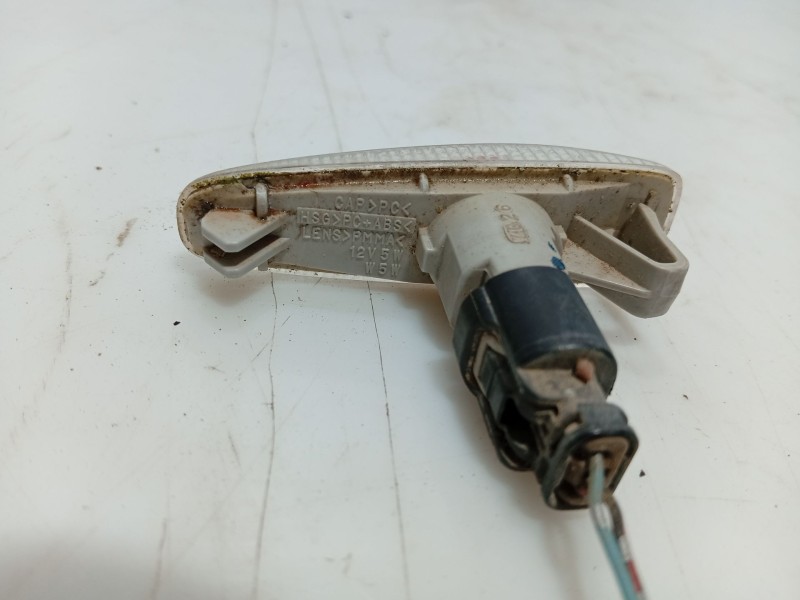 Recambio de piloto lateral izquierdo para mitsubishi outlander (cu0w) 2.0 cat referencia OEM IAM MR522027  