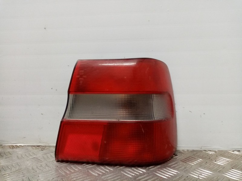Recambio de piloto trasero derecho para volvo s70 berlina referencia OEM IAM 9151482 9151630 9151632