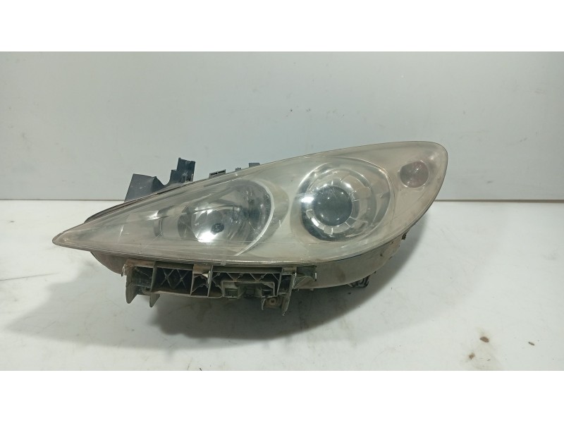 Recambio de faro izquierdo para peugeot 307 sw (3h) 1.6 hdi 110 referencia OEM IAM 620886  