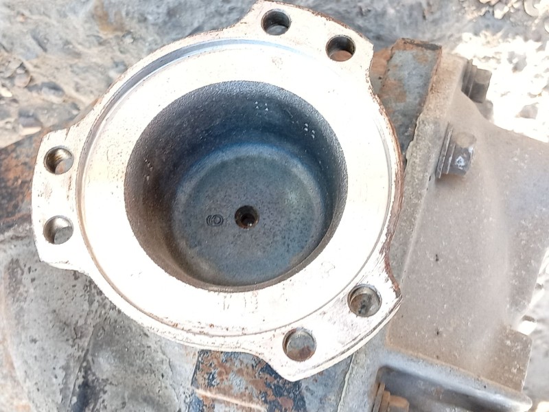 Recambio de diferencial trasero para nissan serena (c23) 2.0 referencia OEM IAM 383009C183  