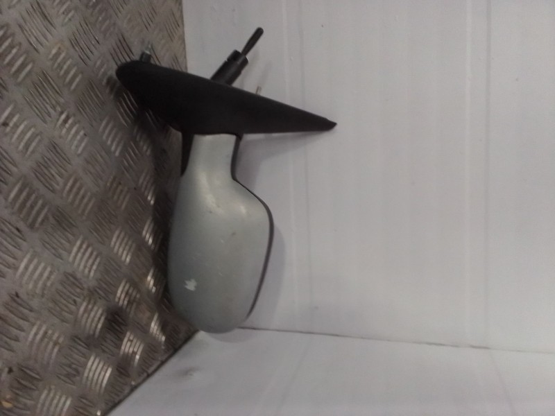 Recambio de retrovisor izquierdo para renault megane 1.6e referencia OEM IAM   
