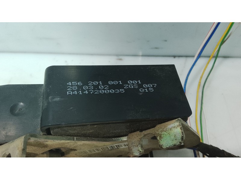 Recambio de cerradura puerta delantera izquierda para mercedes-benz vaneo (w414) furgoneta compacta referencia OEM IAM 414720113