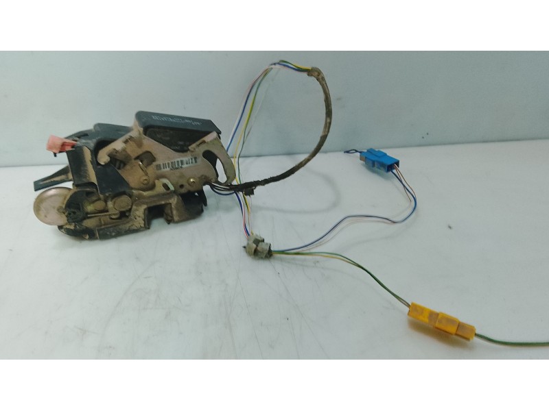 Recambio de cerradura puerta delantera izquierda para mercedes-benz vaneo (w414) furgoneta compacta referencia OEM IAM 414720113