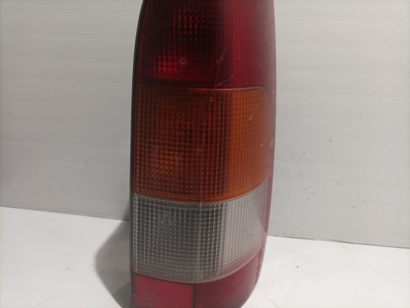 Recambio de piloto trasero izquierdo para nissan vanette cargo referencia OEM IAM 265509C500 807927 