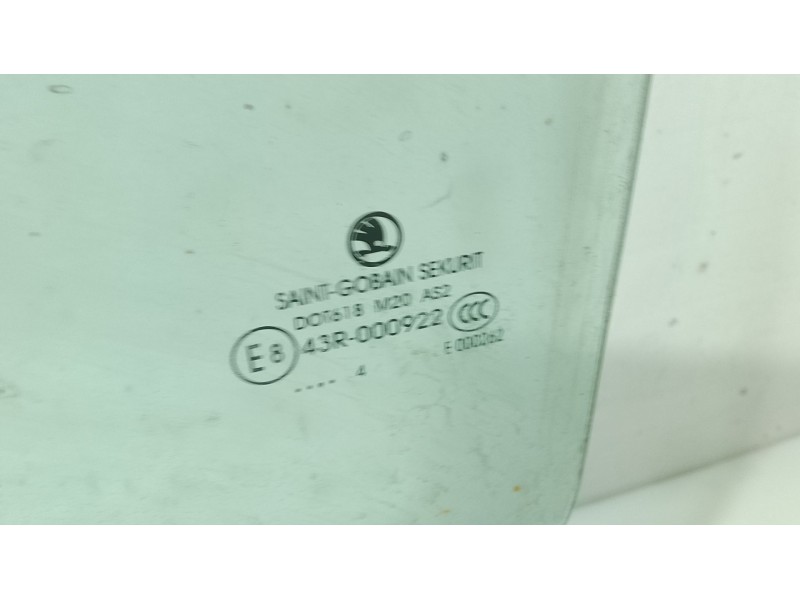 Recambio de luna trasera derecha para skoda superb i (3u4) 1.9 tdi referencia OEM IAM 3U5845206A  
