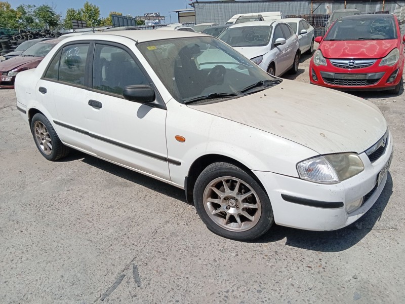 mazda 323 f vi hatchback (bj) del año 2004