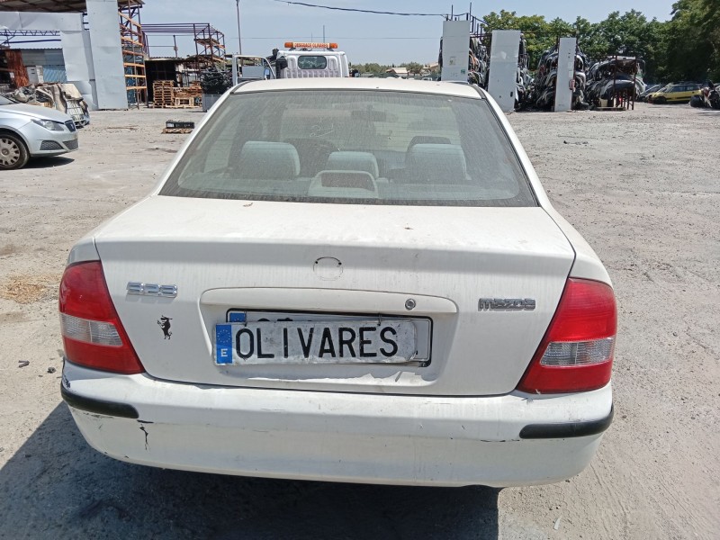 mazda 323 f vi hatchback (bj) del año 2004