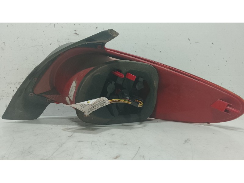 Recambio de piloto trasero izquierdo para peugeot 206+ (2l_, 2m_) 1.1 referencia OEM IAM 6350GV / 6350FX  