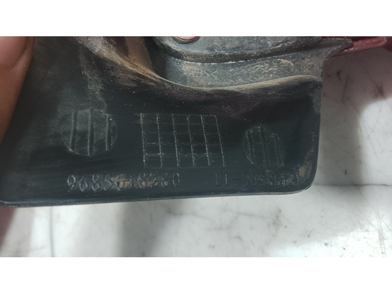 Recambio de piloto trasero izquierdo para peugeot 206+ (2l_, 2m_) 1.1 referencia OEM IAM 6350GV / 6350FX  
