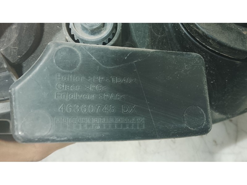 Recambio de faro derecho para peugeot 206+ (2l_, 2m_) 1.1 referencia OEM IAM 6206P3  