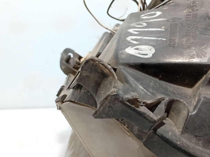 Recambio de faro derecho para renault clio ii fase ii (b/cb0) referencia OEM IAM 7701054063  
