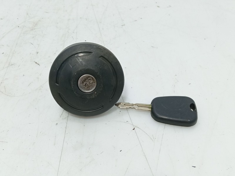 Recambio de tapon combustible para citroën xsara picasso (n68) 1.6 hdi referencia OEM IAM 1508J6  