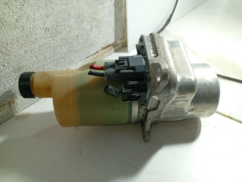 Recambio de bomba direccion para volvo v50 familiar referencia OEM IAM 5N513K514CA 36050678 