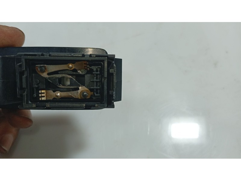 Recambio de mando elevalunas trasero derecho para volkswagen touran (1t3) 1.6 tdi referencia OEM IAM   