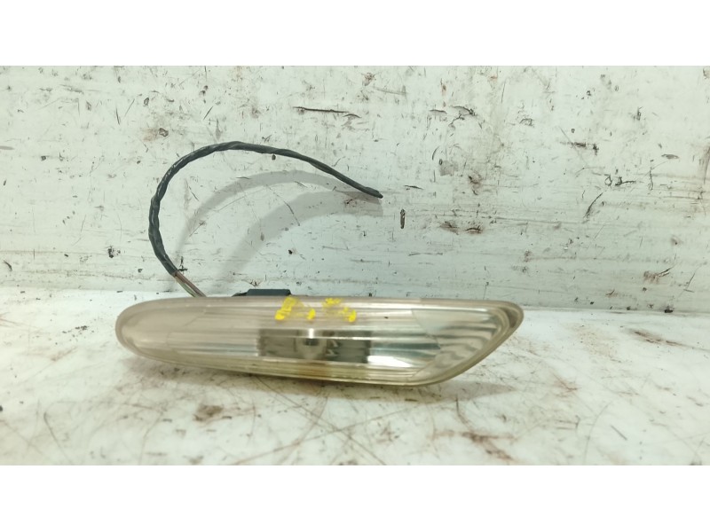Recambio de piloto lateral derecho para bmw 3 (e90) 320 d referencia OEM IAM 63137253325  