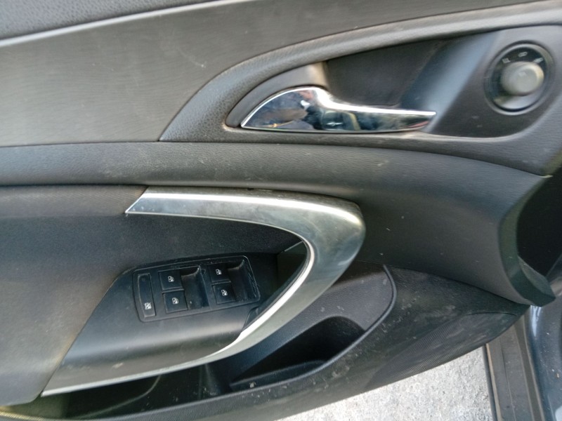 opel insignia a (g09) del año 2011