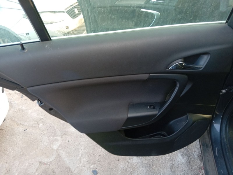 opel insignia a (g09) del año 2011