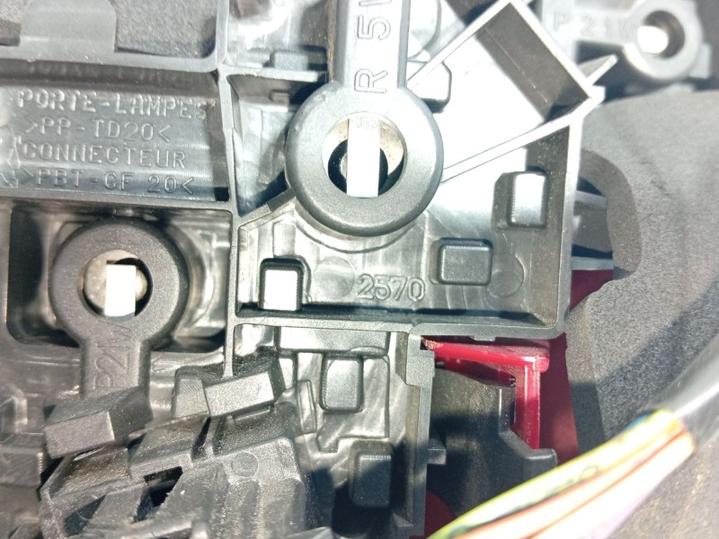 Recambio de piloto trasero derecho para peugeot 307 (3a/c) 1.6 hdi referencia OEM IAM   