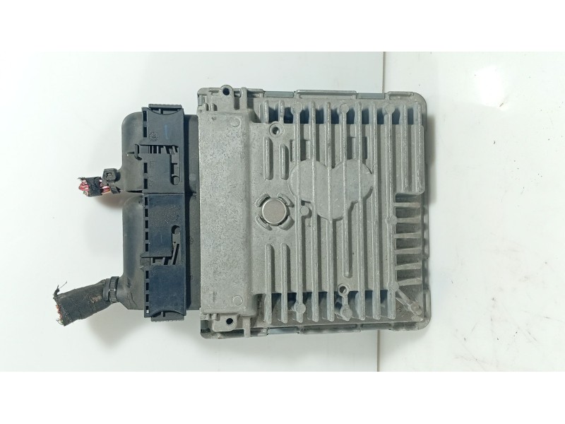 Recambio de centralita motor uce para volkswagen touran (1t3) 1.6 tdi referencia OEM IAM   