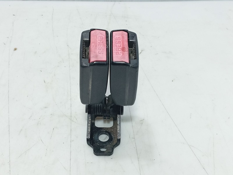 Recambio de anclaje cinturon trasero derecho para peugeot 307 (3a/c) 1.6 hdi referencia OEM IAM   