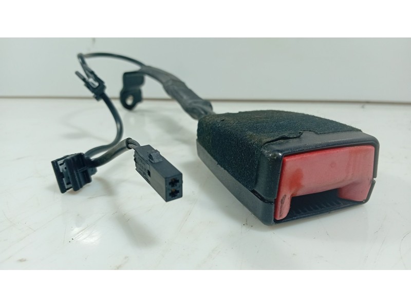 Recambio de anclaje cinturon delantero izquierdo para volkswagen touran (1t3) 1.6 tdi referencia OEM IAM   