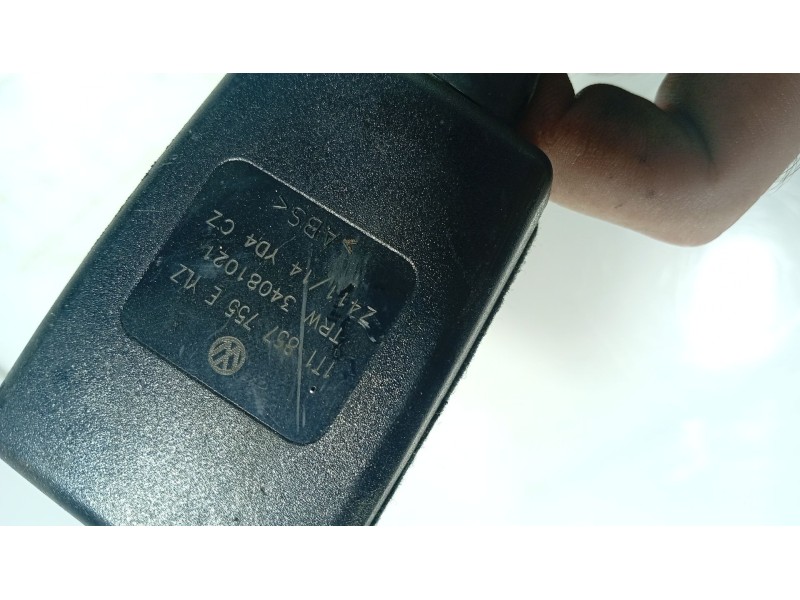 Recambio de anclaje cinturon delantero izquierdo para volkswagen touran (1t3) 1.6 tdi referencia OEM IAM   