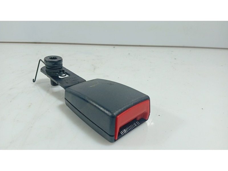 Recambio de anclaje cinturon trasero izquierdo para volkswagen touran (1t3) 1.6 tdi referencia OEM IAM   