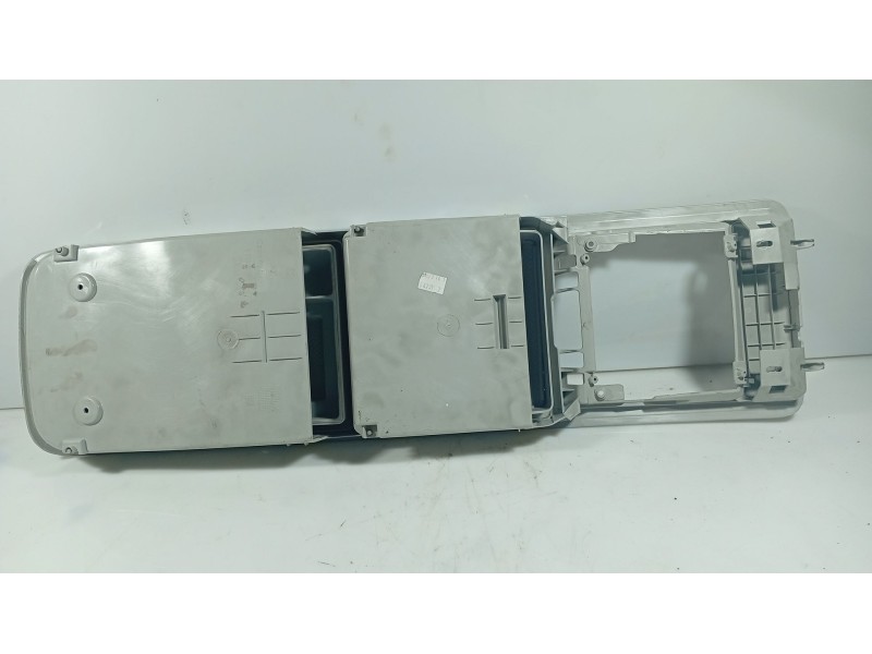 Recambio de moldura para volkswagen touran (1t3) 1.6 tdi referencia OEM IAM   