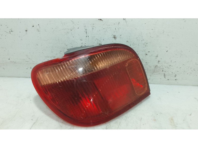 Recambio de piloto trasero izquierdo para toyota yaris (_p1_) 1.3 (scp12_, scp13_) referencia OEM IAM 815600D010  
