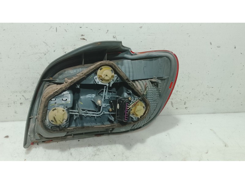 Recambio de piloto trasero izquierdo para toyota yaris (_p1_) 1.3 (scp12_, scp13_) referencia OEM IAM 815600D010  