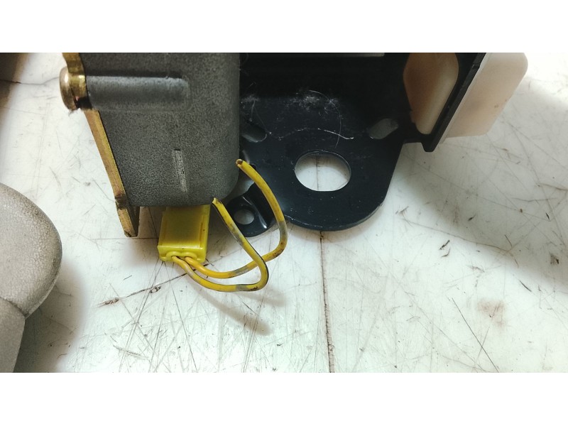 Recambio de cinturon seguridad delantero izquierdo para toyota yaris (_p1_) 1.3 (scp12_, scp13_) referencia OEM IAM   