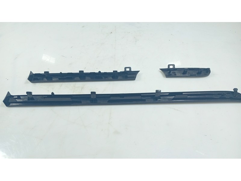 Recambio de moldura para volkswagen touran (1t3) 1.6 tdi referencia OEM IAM   