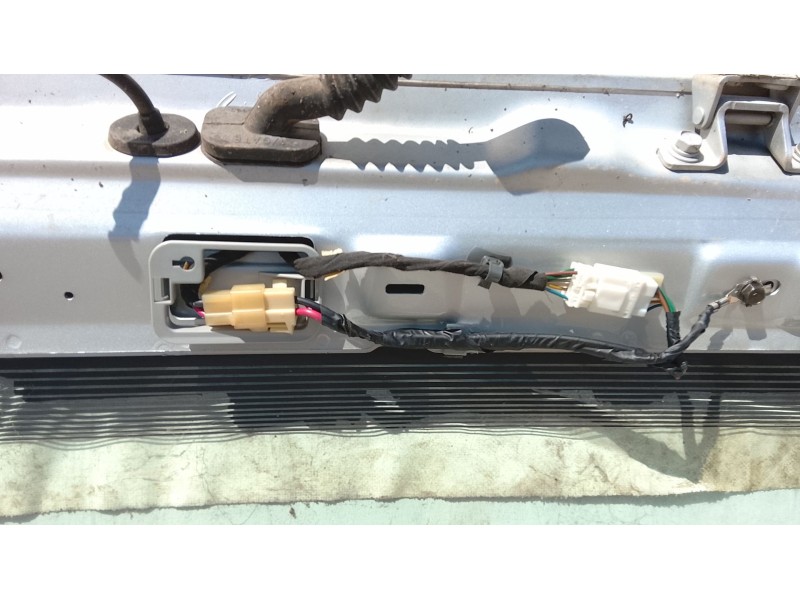 Recambio de porton trasero para hyundai coupe ii (gk) 1.6 16v referencia OEM IAM 737002C130  