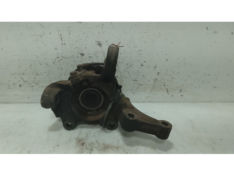 Recambio de mangueta delantera izquierda para nissan almera tino (v10) 2.2 dci referencia OEM IAM 40015BU000  