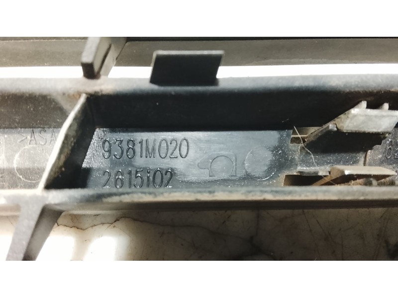 Recambio de moldura para nissan almera tino (v10) 2.2 dci referencia OEM IAM   