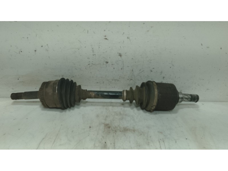 Recambio de transmision delantera izquierda para nissan almera tino (v10) 2.2 dci referencia OEM IAM 39101BU100  