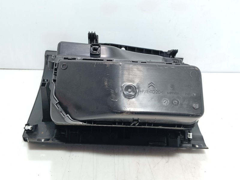 Recambio de guantera para citroën c3 iii (sx) 1.2 puretech 82 referencia OEM IAM   
