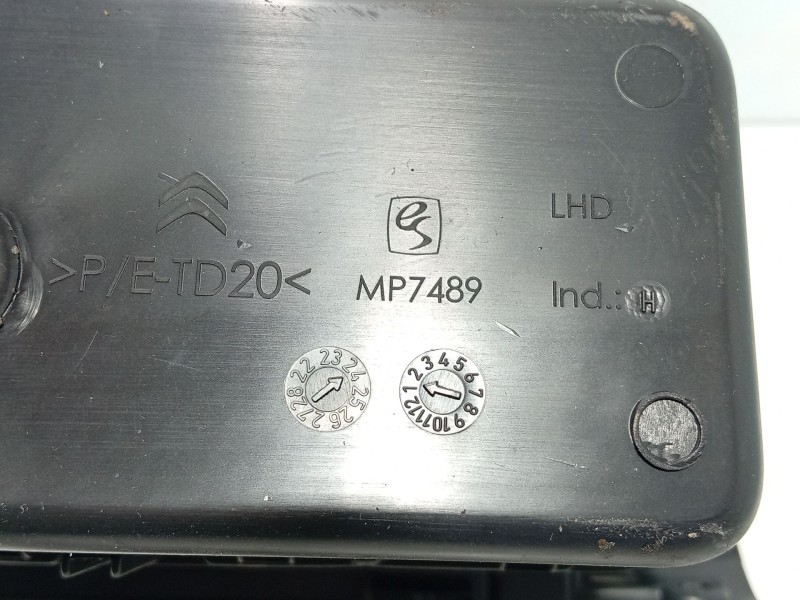 Recambio de guantera para citroën c3 iii (sx) 1.2 puretech 82 referencia OEM IAM   
