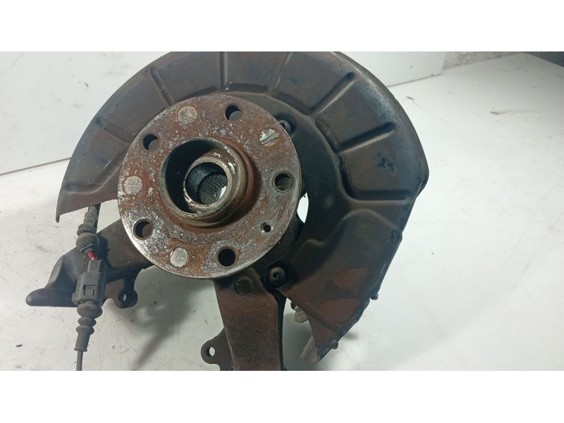Recambio de mangueta delantera izquierda para volkswagen golf v (1k1) 1.6 referencia OEM IAM 1K0407255T  