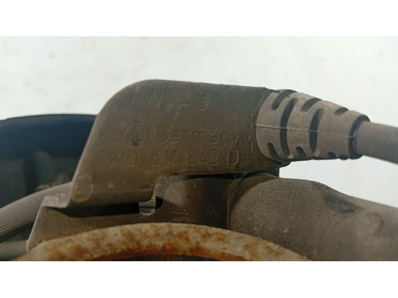 Recambio de mangueta delantera derecha para volkswagen golf v (1k1) 1.6 referencia OEM IAM 1K0407256T  