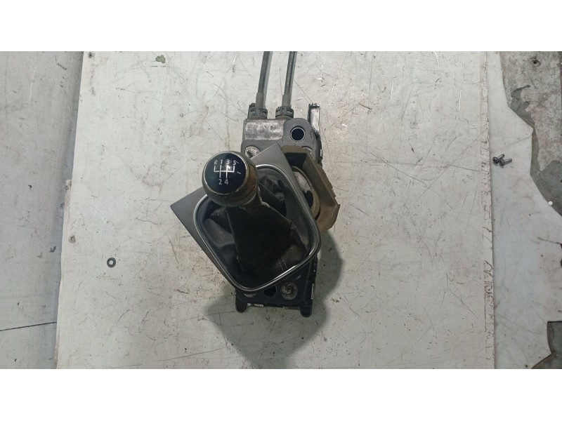 Recambio de palanca cambio para volkswagen golf v (1k1) 1.6 referencia OEM IAM 1K0711112  
