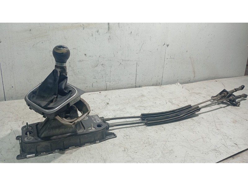 Recambio de palanca cambio para volkswagen golf v (1k1) 1.6 referencia OEM IAM 1K0711112  