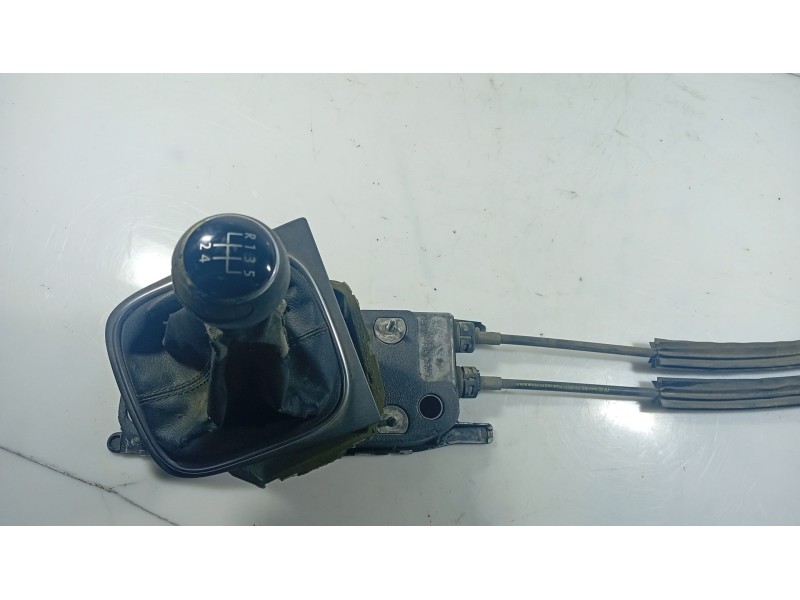 Recambio de palanca cambio para volkswagen golf v (1k1) 1.6 referencia OEM IAM 1K0711112  