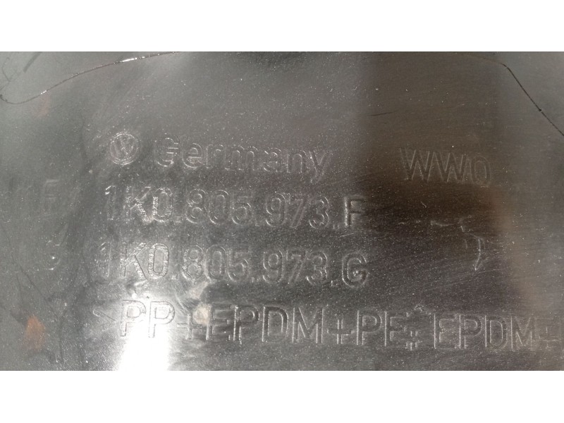 Recambio de paso de rueda delantero izquierdo para volkswagen golf v (1k1) 1.6 referencia OEM IAM 1K0805977B  